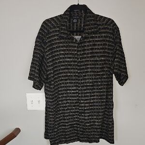 J. Ferrar Mens Xlg Dressy Button Up Shirt. Short Sleeve. Dont Miss Out!